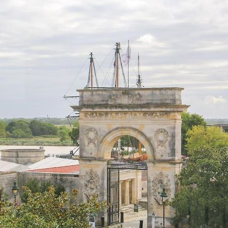 Cote Cour - Appartement En Plein Centre-Ville & Proche Des Thermes Rochefort  Bagian luar foto